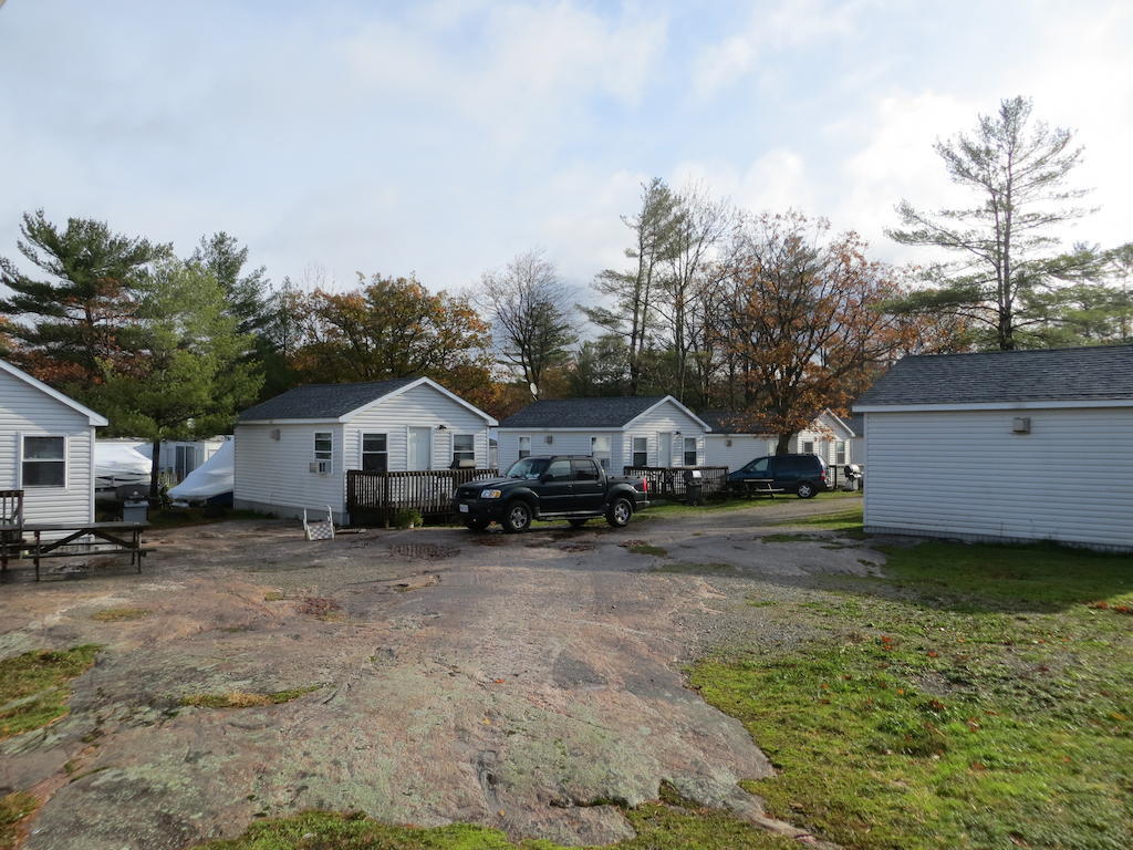 Halls Cottages Honey Harbor Exterior foto